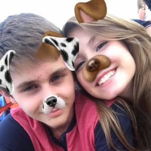 Meet your Posher, Chloe